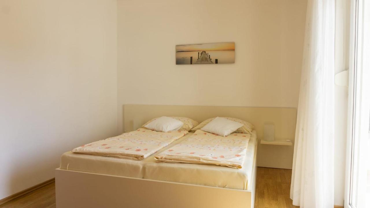 Apartmani Devcic Palit Exterior foto